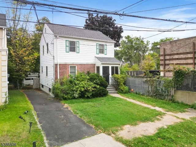 $399,000 | 326 Eastern Parkway, Newark, NJ 07106