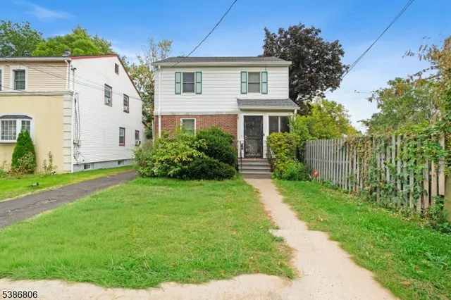 $399,000 | 326 Eastern Parkway, Newark, NJ 07106