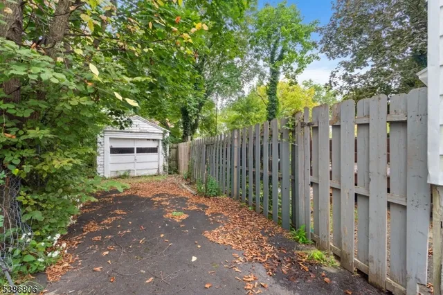 $399,000 | 326 Eastern Parkway, Newark, NJ 07106