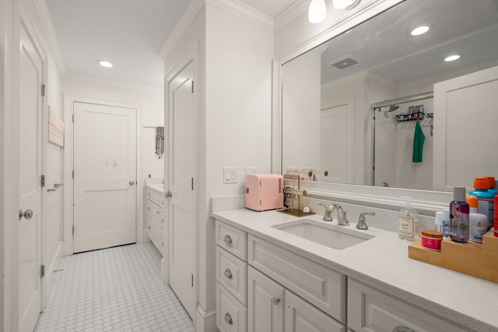 59 Cleveland Road Wellesley, MA 02481 - Photo 18 of 29