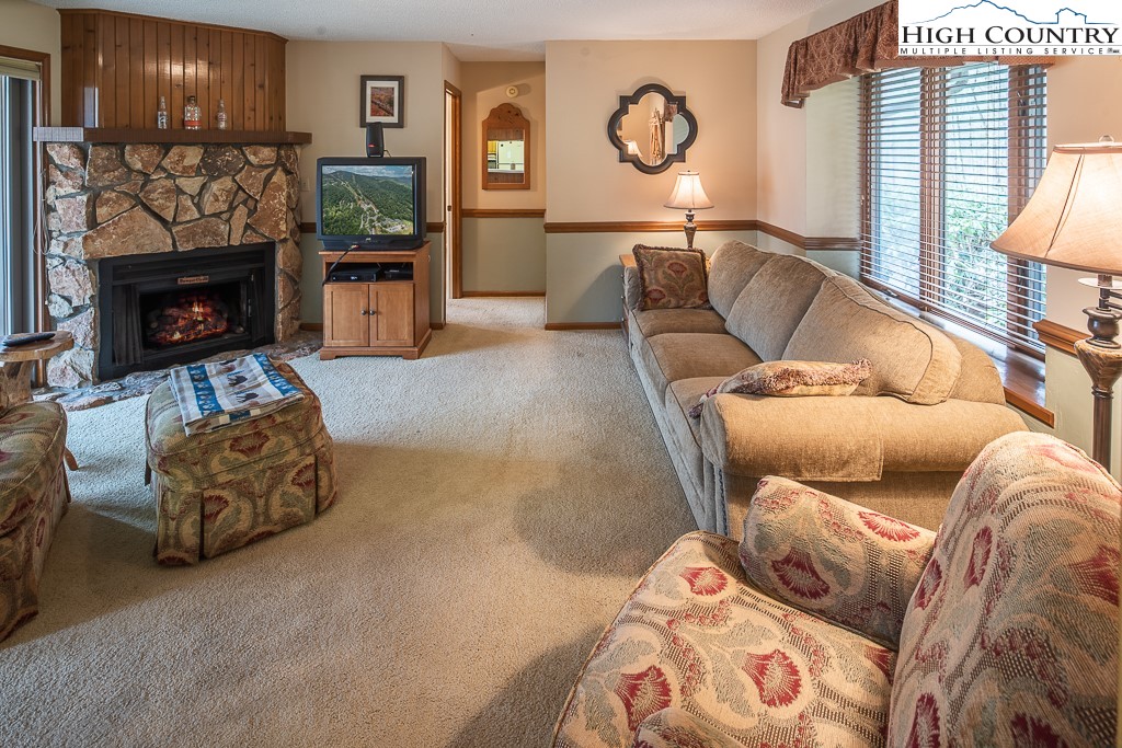 175 Ridgeview Road, Unit U2 Sugar Mountain, NC 28604 - Photo 3 of 27 Gallery Image 3