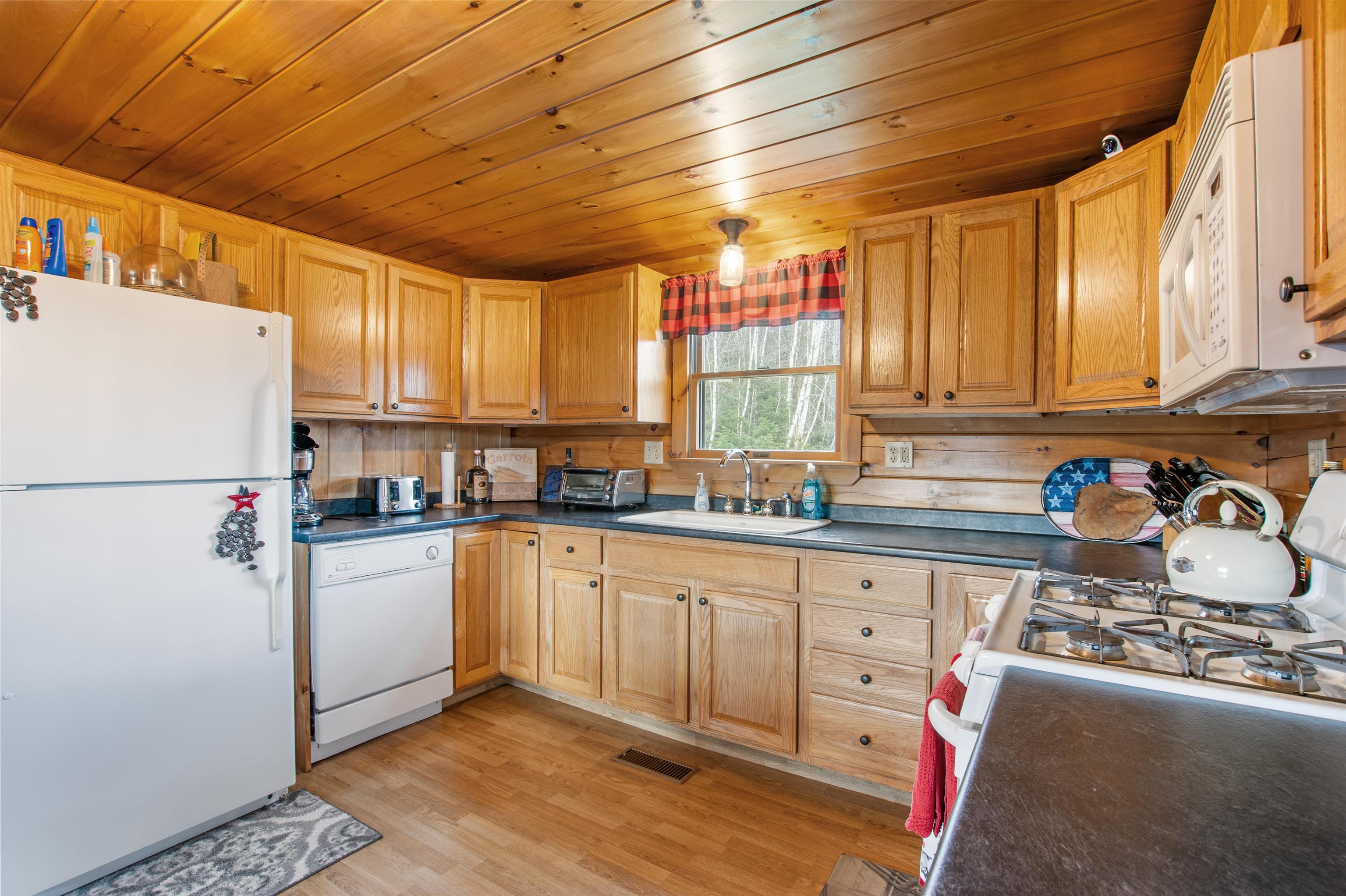 321 Marshall Hill Road Columbia, NH 03576 - Photo 19 of 60