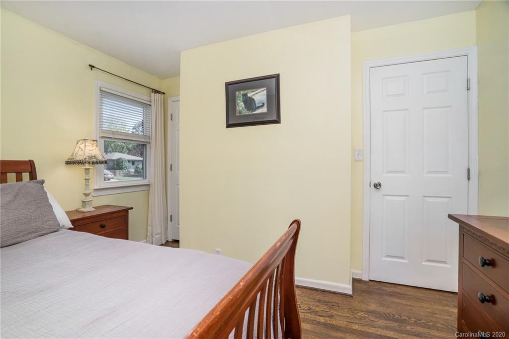 5226 Seacroft Road Charlotte, NC 28210 - Photo 8 of 38