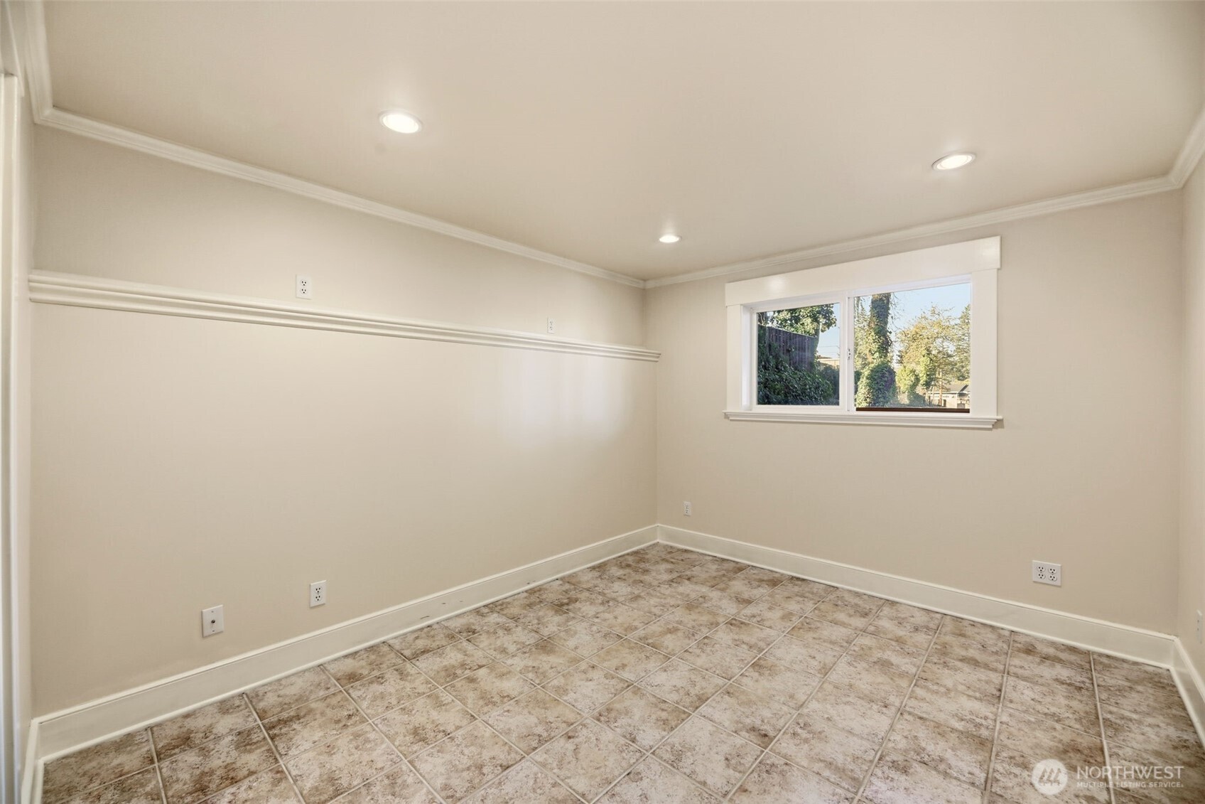 3821 Shelby Road Lynnwood, WA 98087 - Photo 30 of 40 a view of empty room