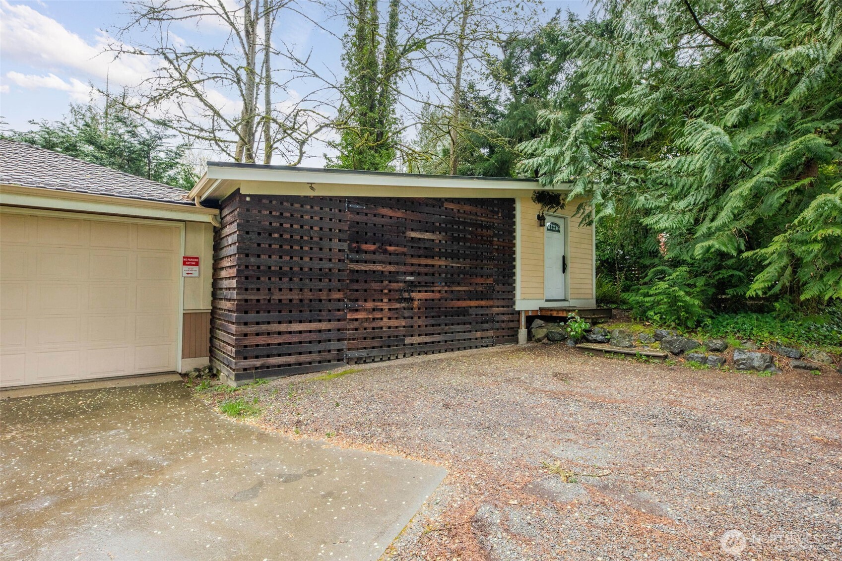 3821 Shelby Road Lynnwood, WA 98087 - Photo 3 of 40