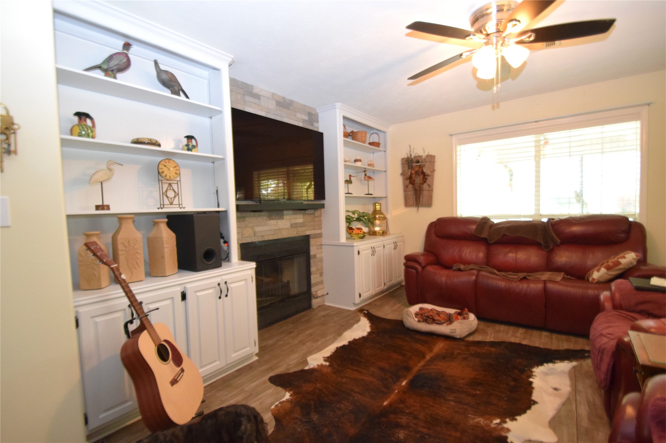 80 Indian Harbor Trinity, TX 75862 - Photo 6 of 15 Family room with newly painted book shelves