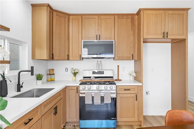 $825,000 | 9008 Baring Cross Street, Los Angeles, CA 90044