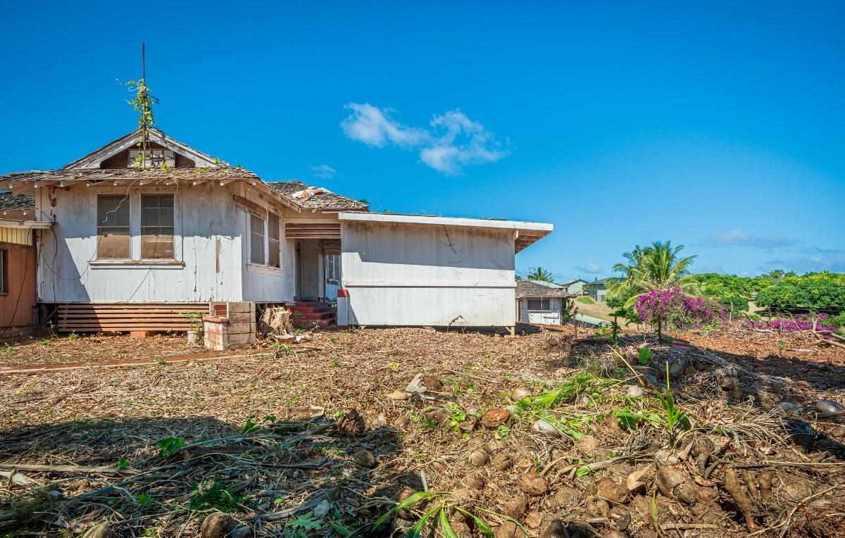 4964 La Road Kapaa, HI 96746 - Photo 11 of 18 a front view of a house with a yard