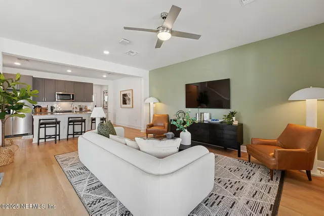 $2,301 | 3730 Dupont Avenue, Unit C1E, Jacksonville, FL 32217