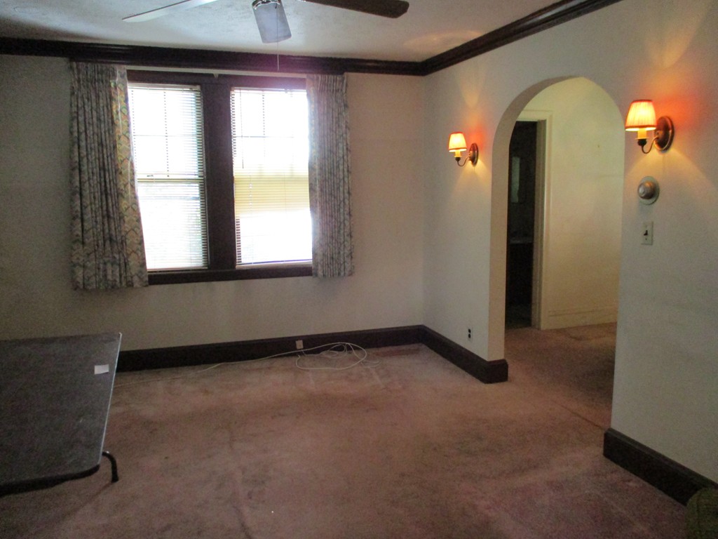 15 Edgewood Road Newton, MA 02465 - Photo 14 of 14 an empty room with a window
