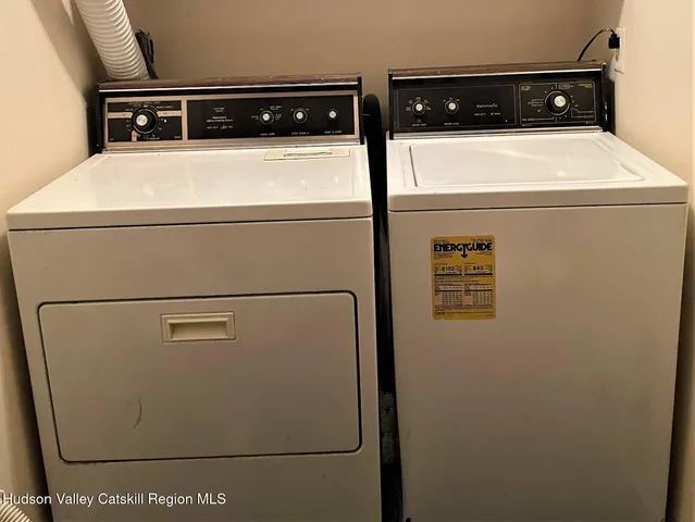 a close up view of a washer and dryer