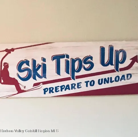 a close up of a street sign