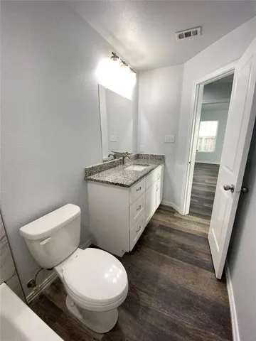 $1,795 | 924 East Annie Street, Fort Worth, TX 76104