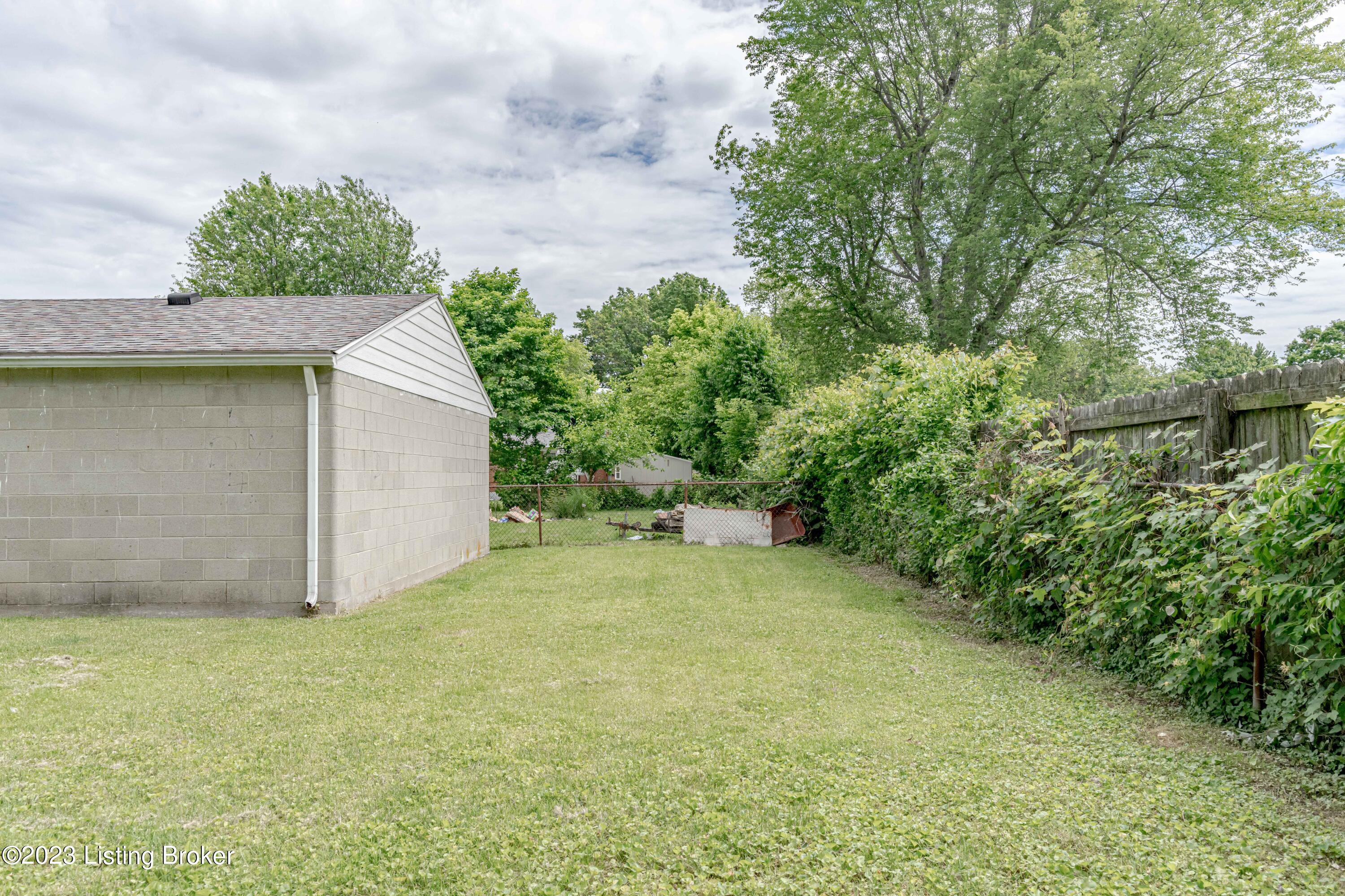 4919 Cane Run Road Louisville, KY 40216 - Photo 26 of 48 DSC05818