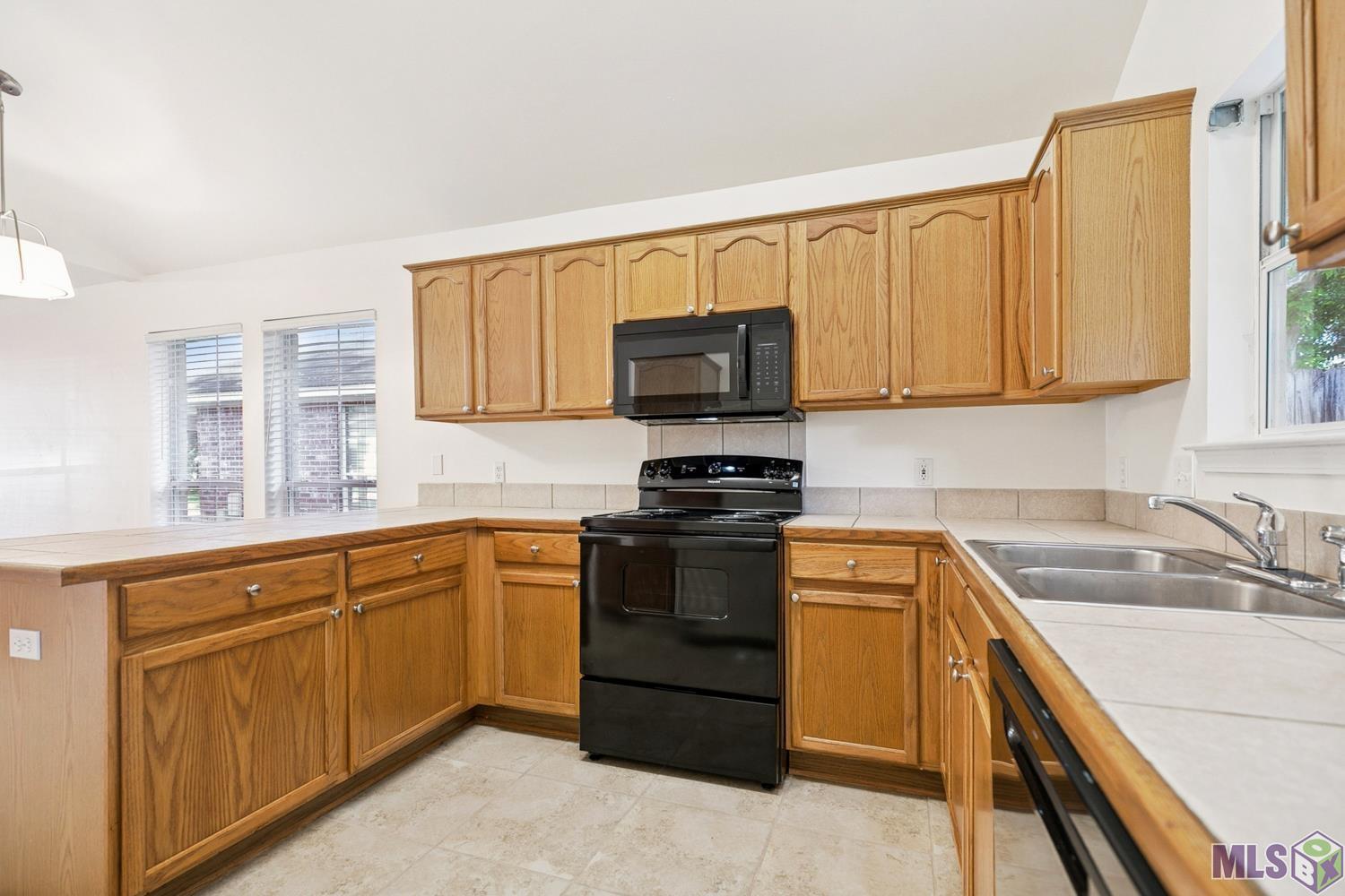 1340 Harwich Drive Baton Rouge, LA 70820 - Photo 4 of 11