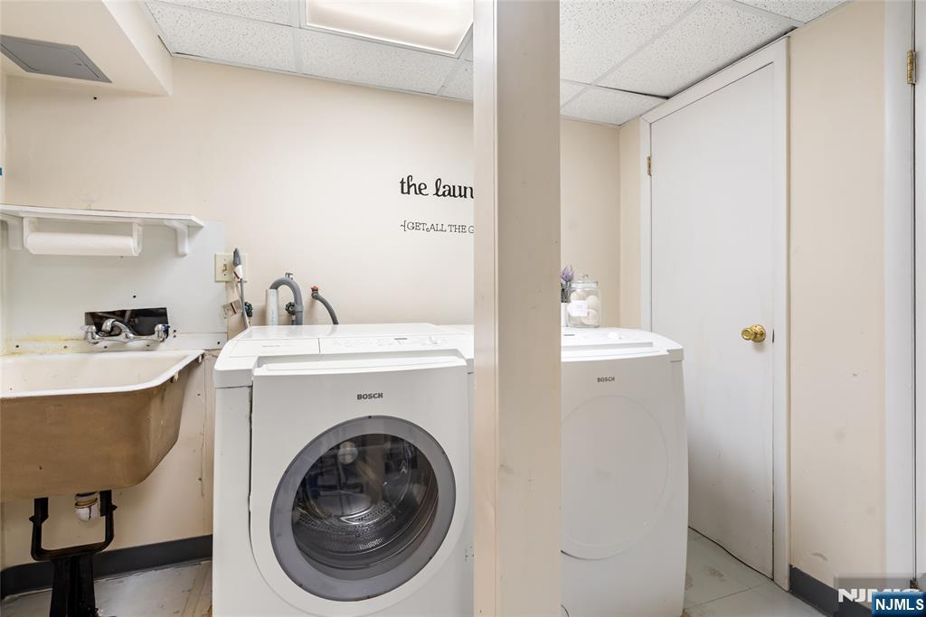 5 Northview Terrace Maplewood, NJ 07040 - Photo 30 of 47 a utility room with dryer and washer