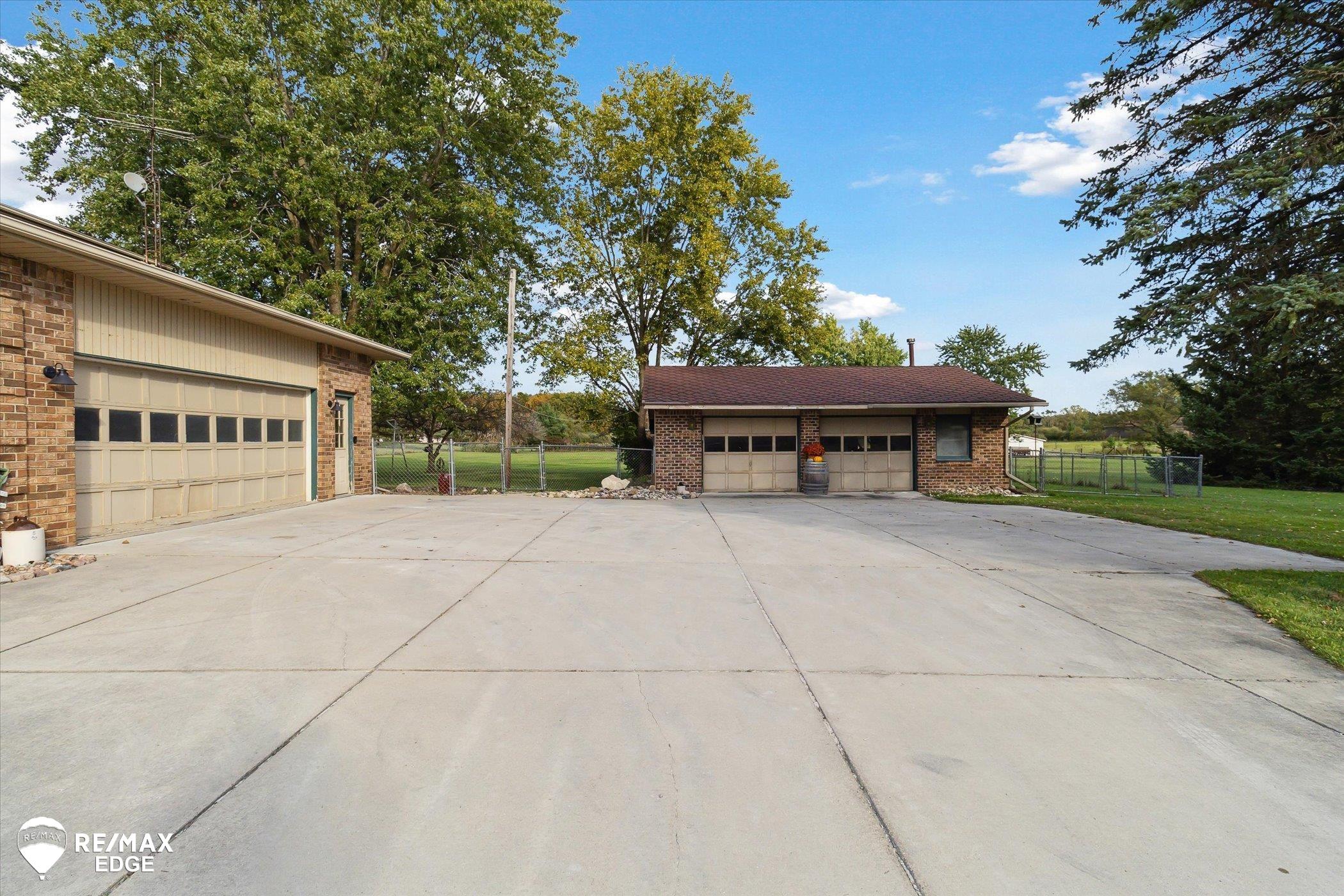2181 South Oak Road Davison, MI 48423 - Photo 45 of 54 50157397-7ce6cb9f-e27f-4f9e-9e0e-765aa743117a.JPG