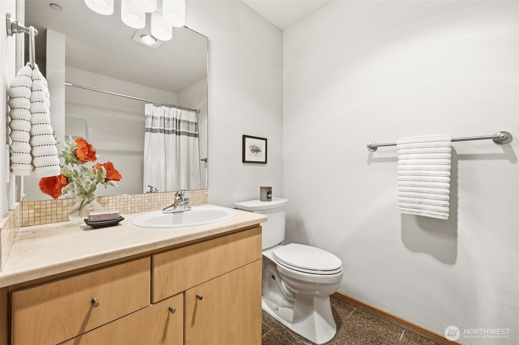 412 11th Avenue, Unit 206 Seattle, WA 98122 - Photo 15 of 28