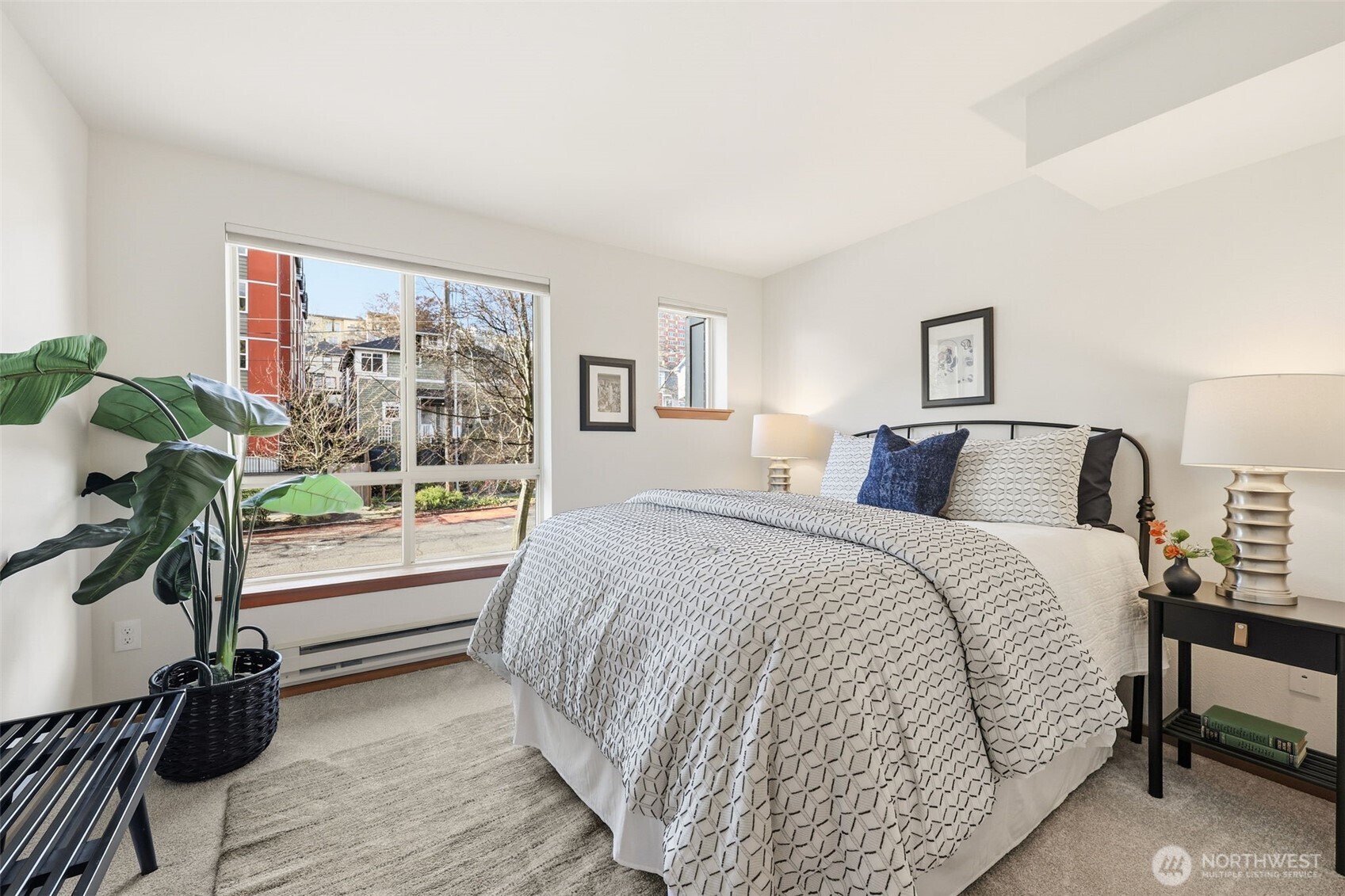 412 11th Avenue, Unit 206 Seattle, WA 98122 - Photo 18 of 28