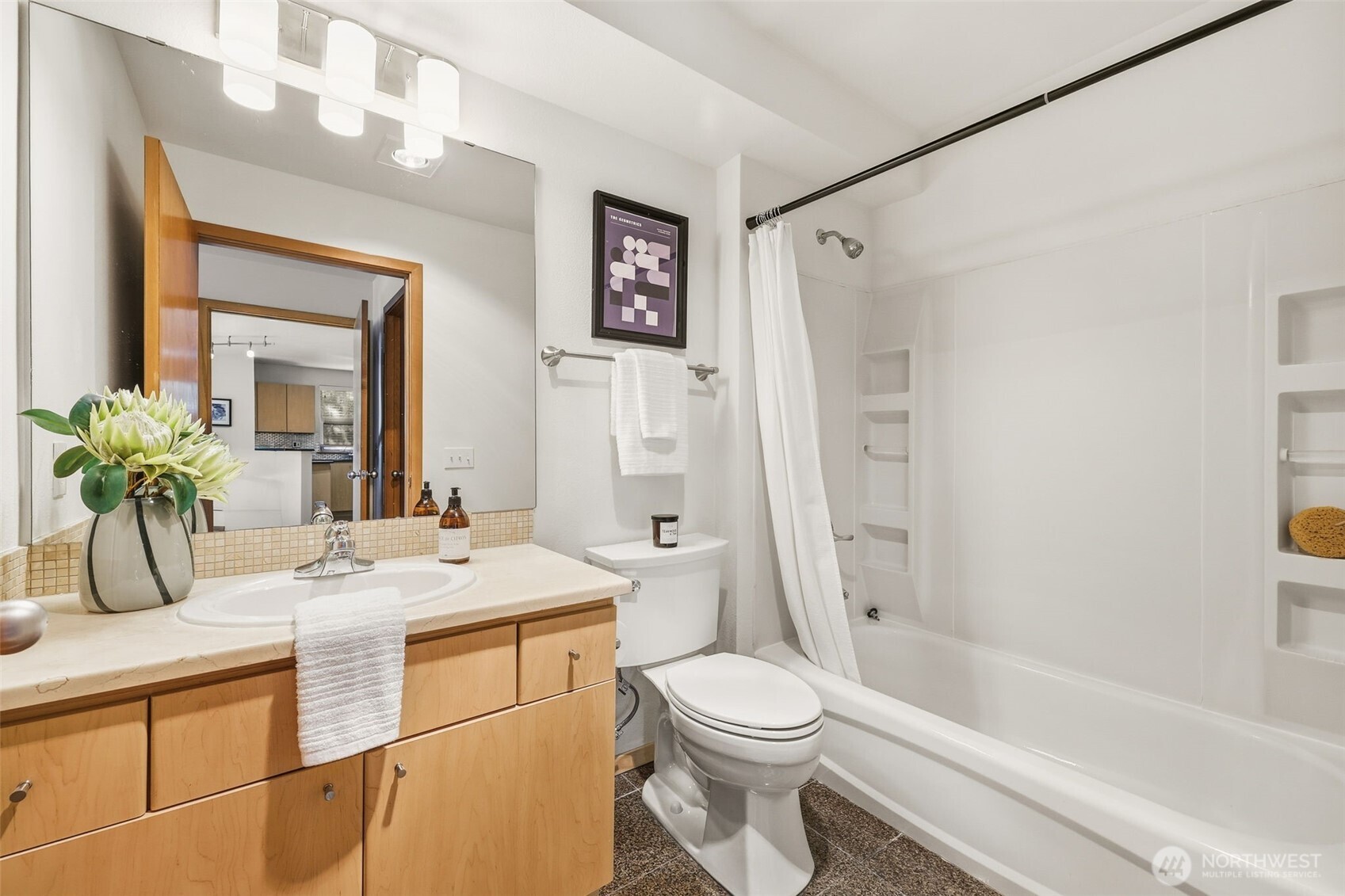 412 11th Avenue, Unit 206 Seattle, WA 98122 - Photo 20 of 28