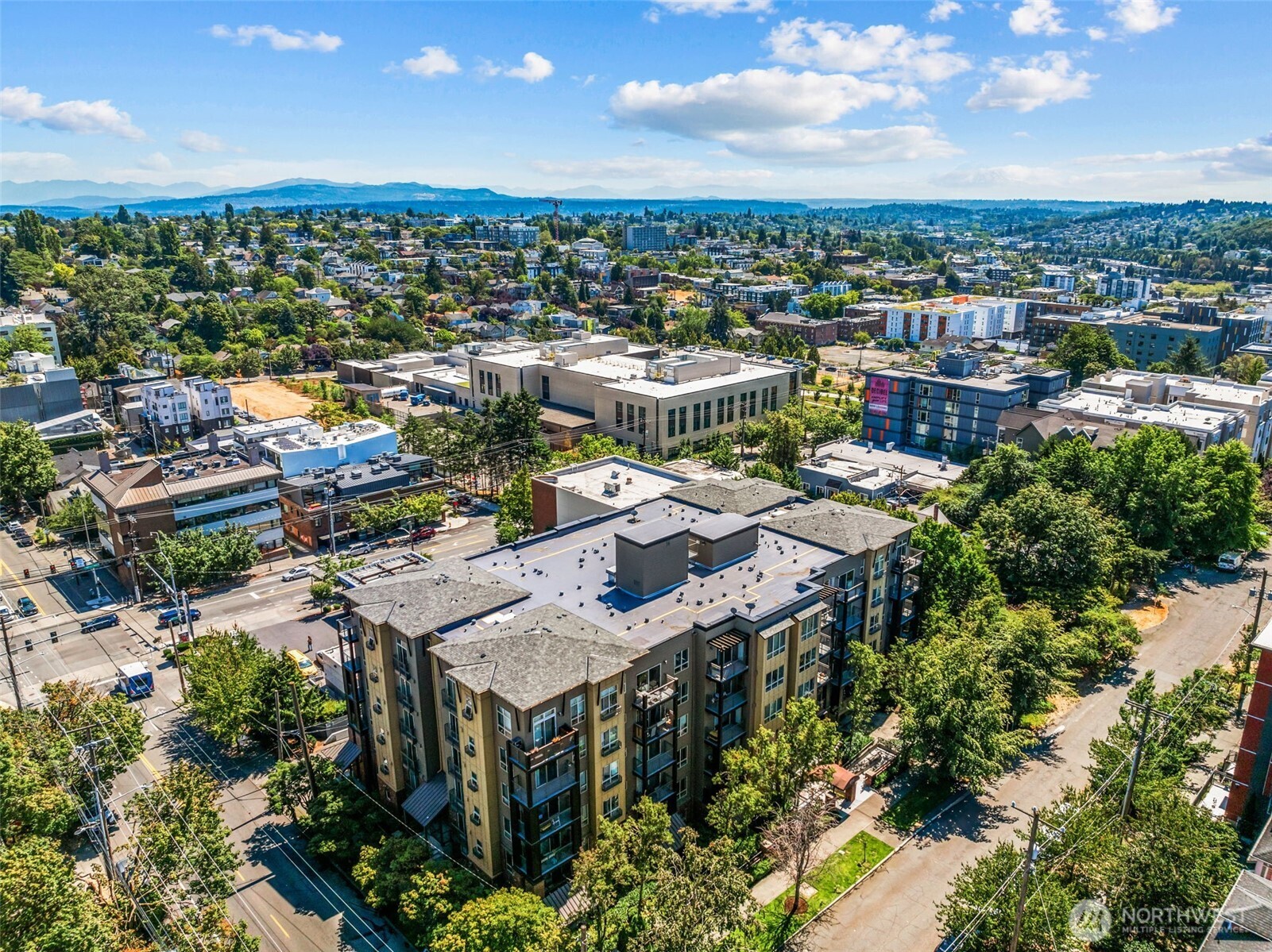 412 11th Avenue, Unit 206 Seattle, WA 98122 - Photo 26 of 28