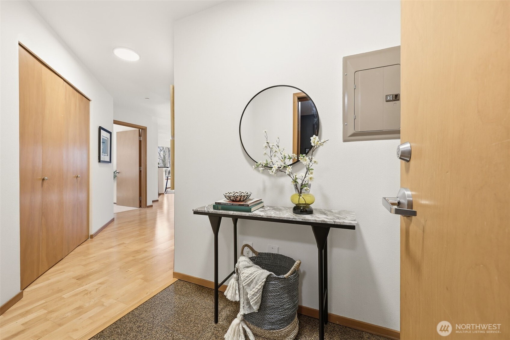 412 11th Avenue, Unit 206 Seattle, WA 98122 - Photo 5 of 28