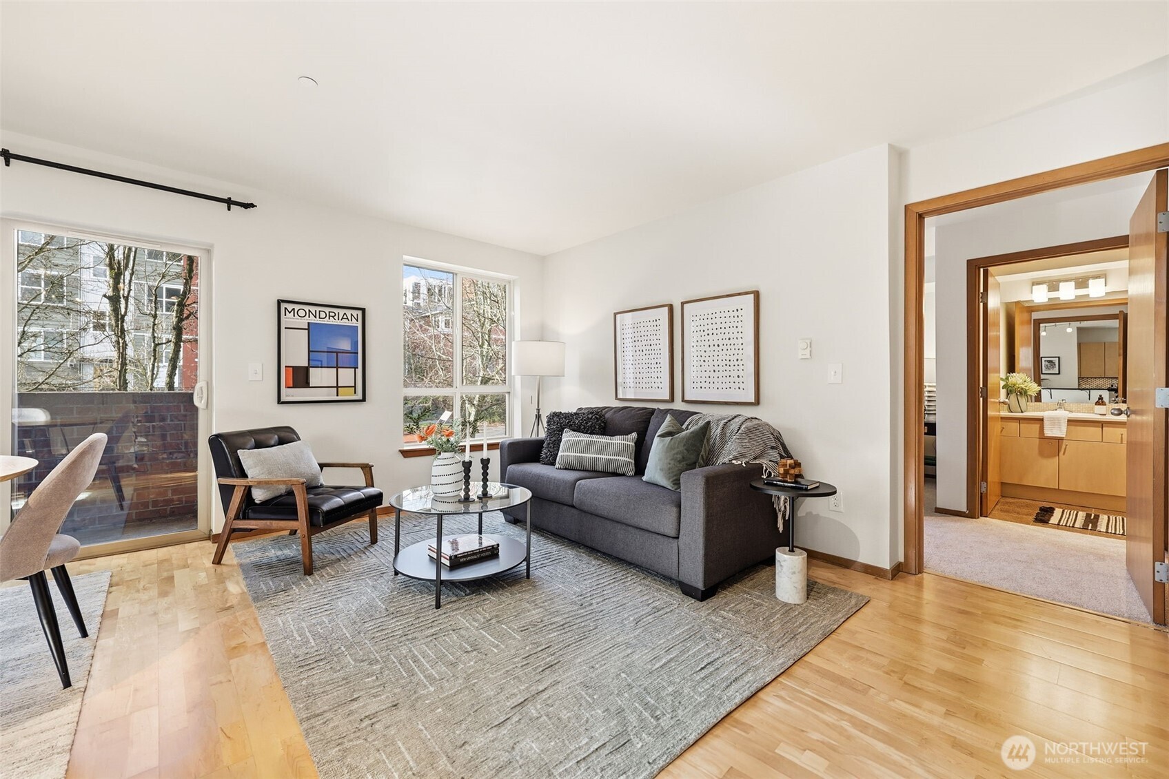 412 11th Avenue, Unit 206 Seattle, WA 98122 - Photo 6 of 28