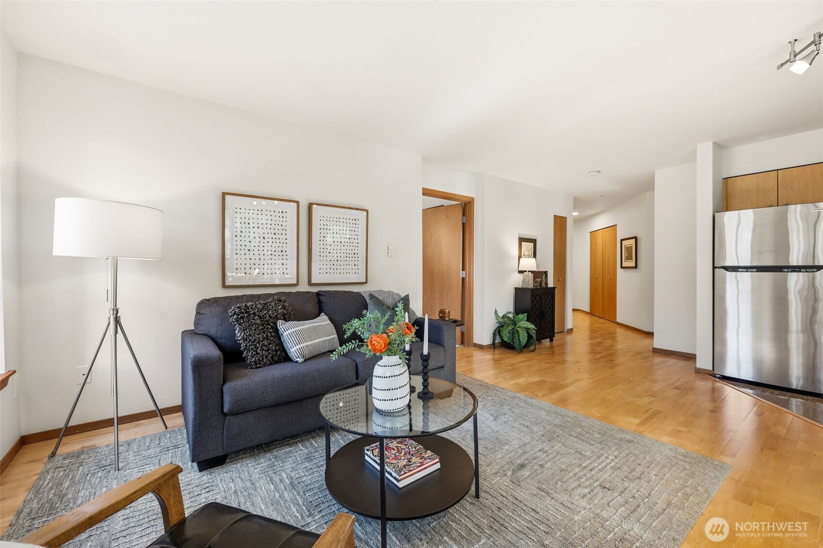 412 11th Avenue, Unit 206 Seattle, WA 98122 - Photo 10 of 28