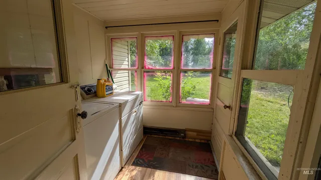 $250,000 | 3700 Highway 8 East Troy Id 83871, Troy, ID 83871