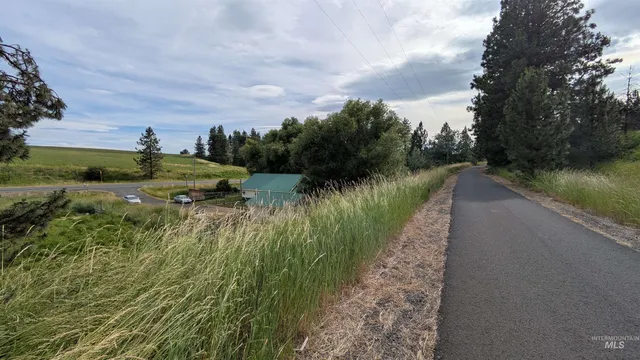 $250,000 | 3700 Highway 8 East Troy Id 83871, Troy, ID 83871