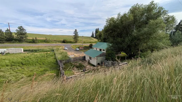 $250,000 | 3700 Highway 8 East Troy Id 83871, Troy, ID 83871