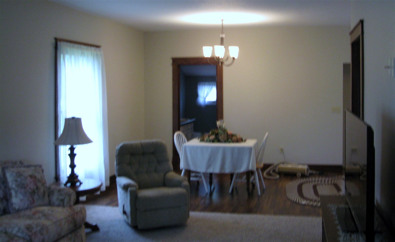 201 Liberty Avenue Rochester, IN 46975 - Photo 3 of 5