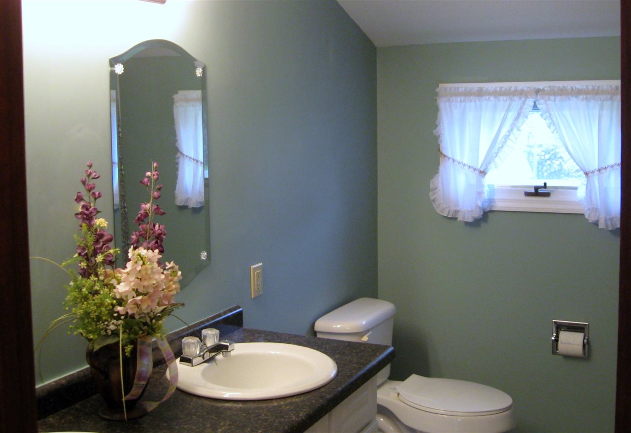 201 Liberty Avenue Rochester, IN 46975 - Photo 4 of 5