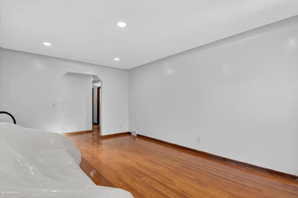$250,000 | 18759 Huntington Avenue, Harper Woods, MI 48225