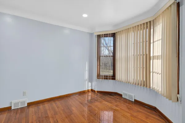$250,000 | 18759 Huntington Avenue, Harper Woods, MI 48225