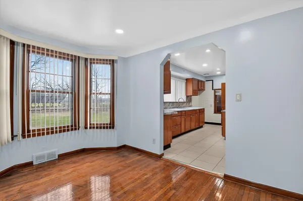 $250,000 | 18759 Huntington Avenue, Harper Woods, MI 48225