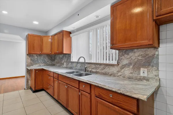 $250,000 | 18759 Huntington Avenue, Harper Woods, MI 48225