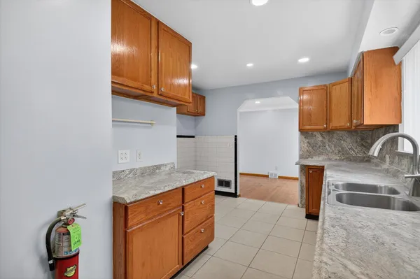 $250,000 | 18759 Huntington Avenue, Harper Woods, MI 48225