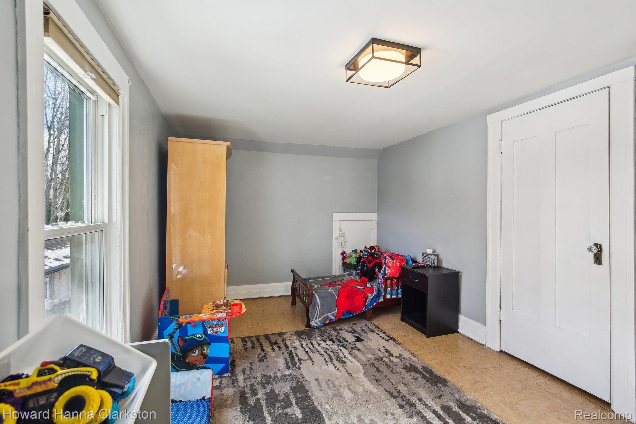 701 West Commerce Road Commerce Township, MI 48382 - Photo 18 of 63 2nd Floor Bedroom 16 x 9