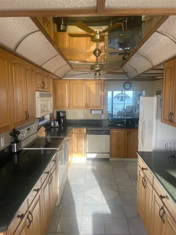 $5,000 | 1290 Gulf Boulevard, Unit 901, Clearwater, FL 33767