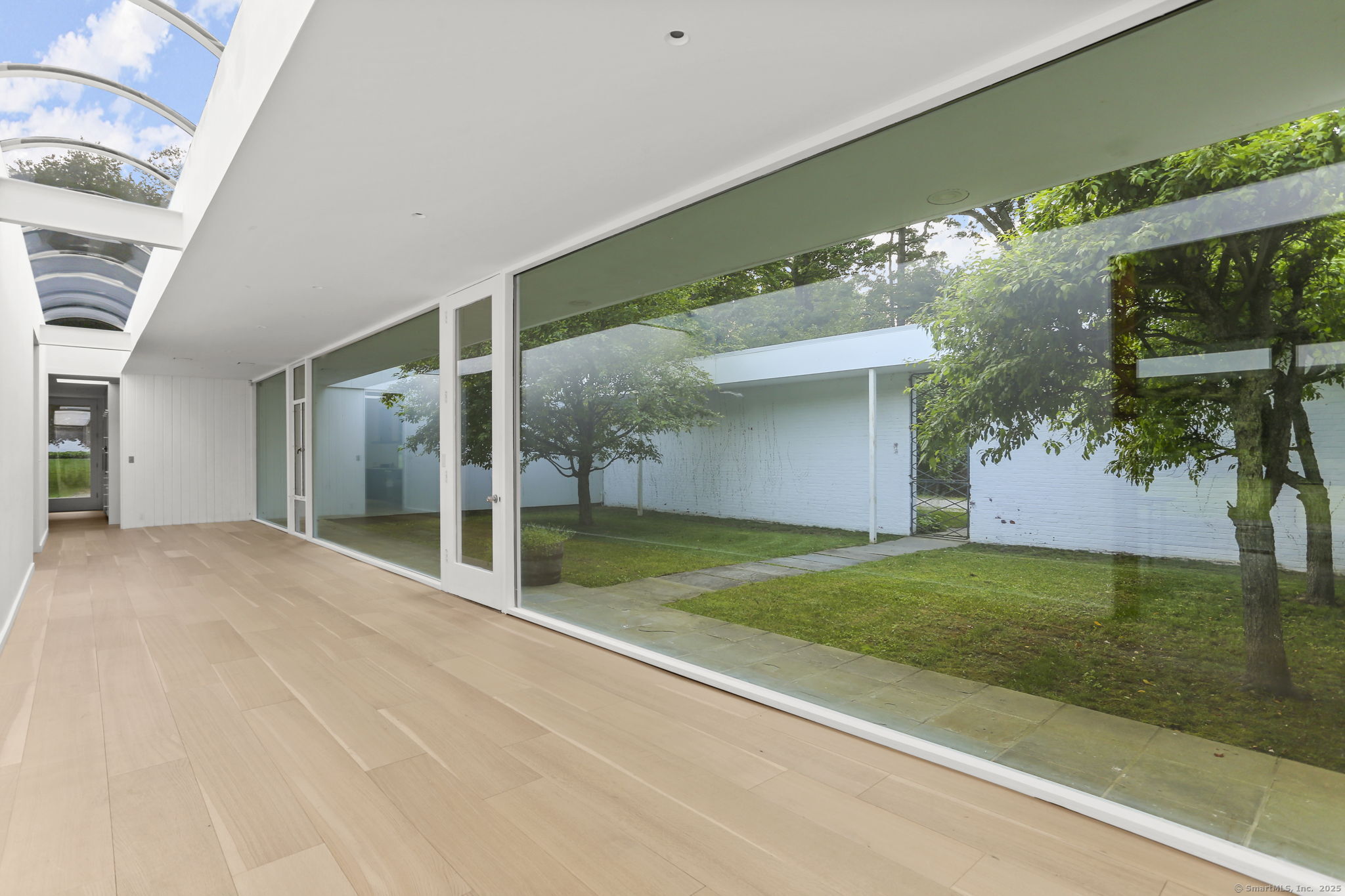 90 Lambert Road New Canaan, CT 06840 - Photo 17 of 35