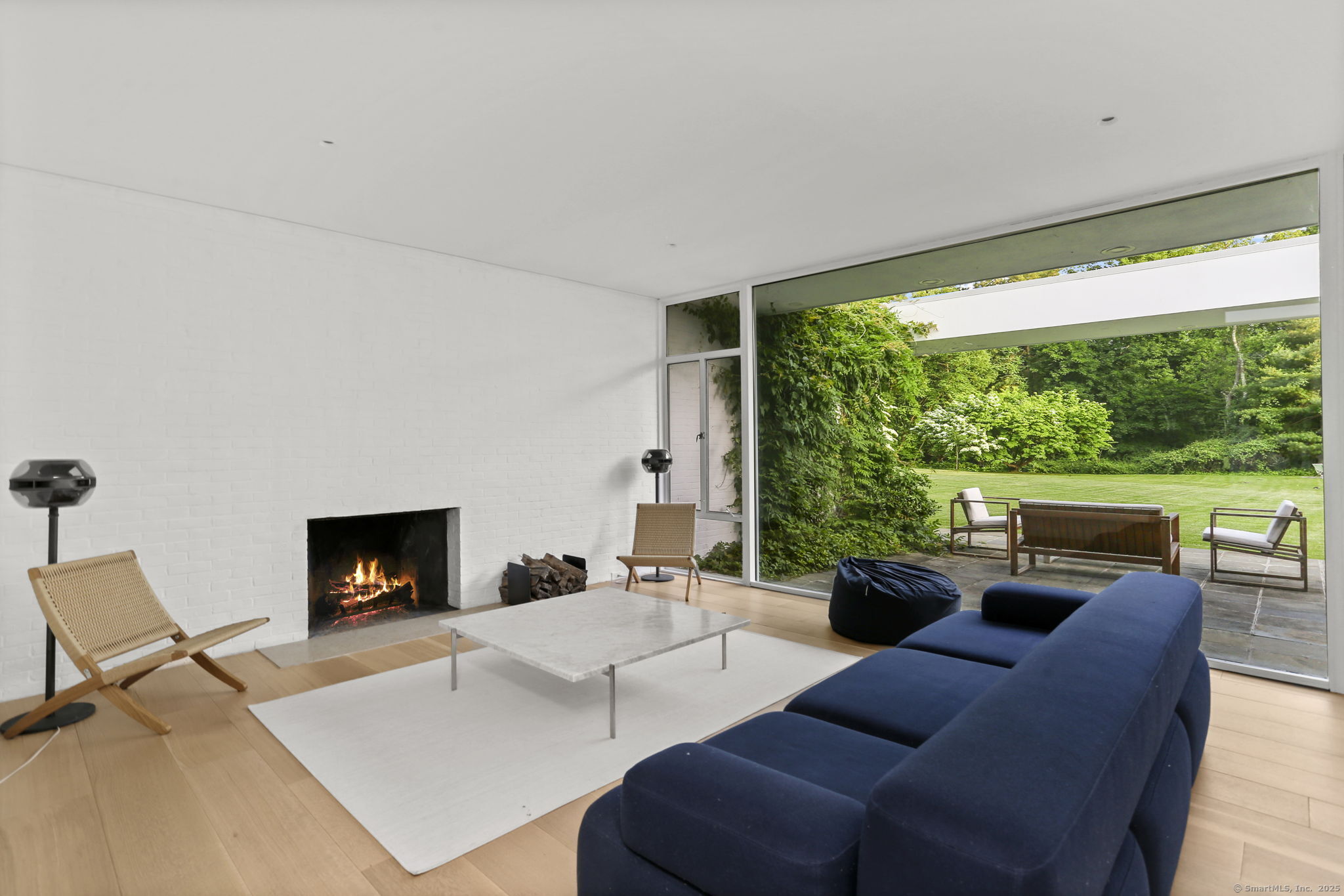 90 Lambert Road New Canaan, CT 06840 - Photo 4 of 35