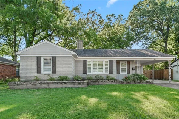 $299,900 | 325 West Peg Lane, Memphis, TN 38117