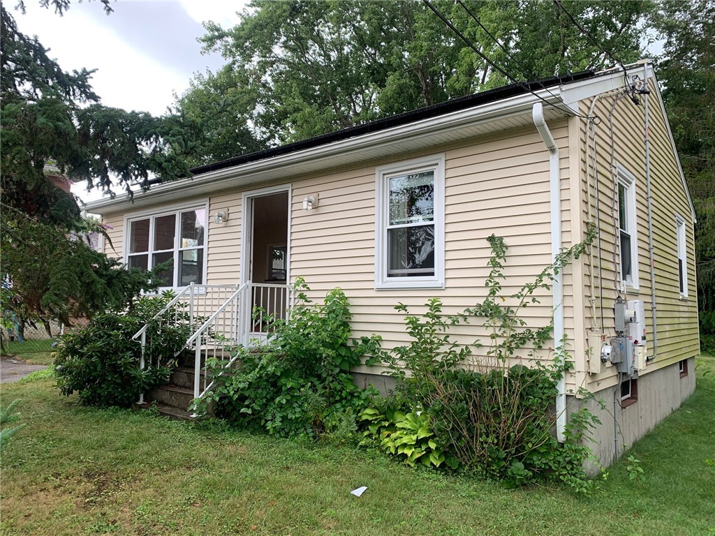 231 Metacom Avenue Warren, RI 02885 - Photo 2 of 10