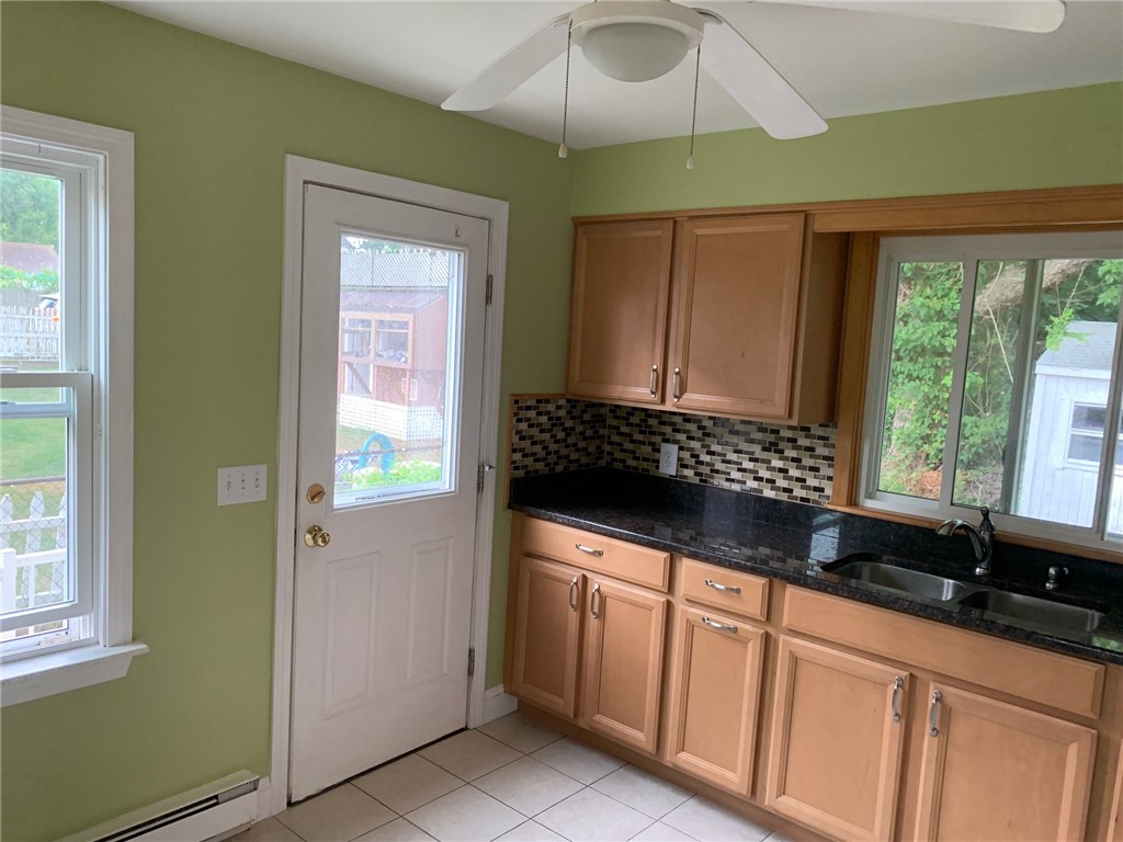 231 Metacom Avenue Warren, RI 02885 - Photo 4 of 10