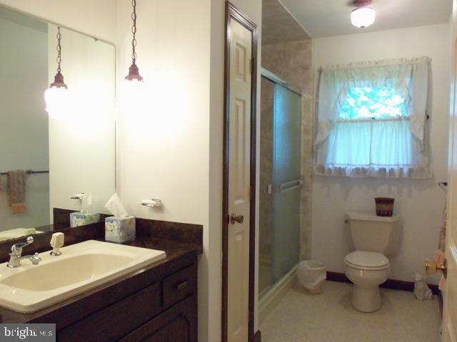 33 Pinewood Avenue Lititz, PA 17543 - Photo 12 of 16