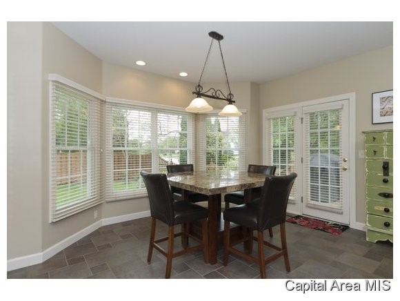 1208 Ravenswood Road Springfield, IL 62711 - Photo 8 of 23