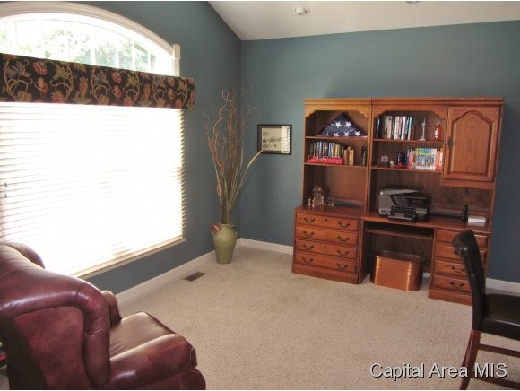 1208 Ravenswood Road Springfield, IL 62711 - Photo 10 of 23
