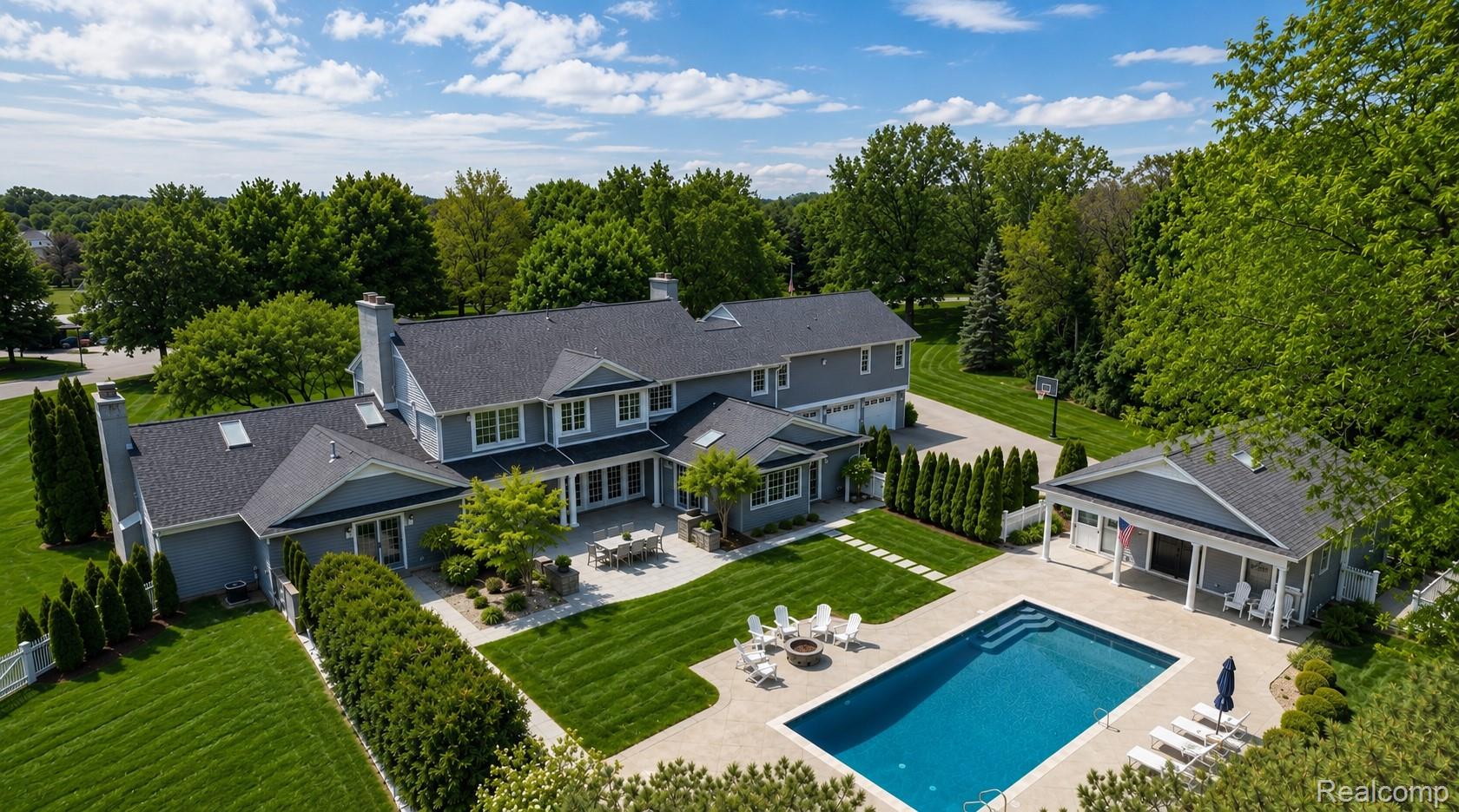232 Guilford Road Bloomfield Hills, MI 48304 - Photo 2 of 47 Guilfordext1.jpeg