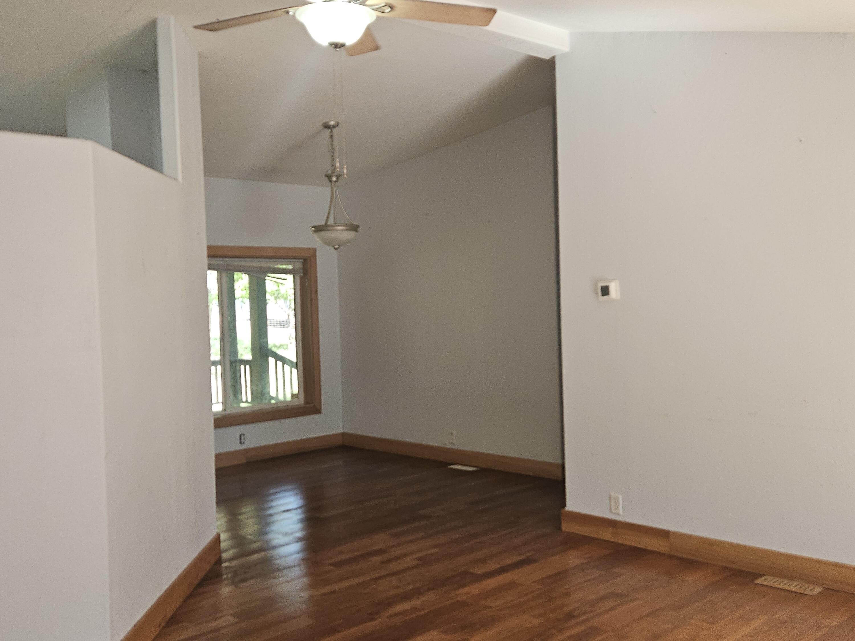 18015 Freight Rd Lane Klamath Falls, OR 97601 - Photo 8 of 24 7. Living room